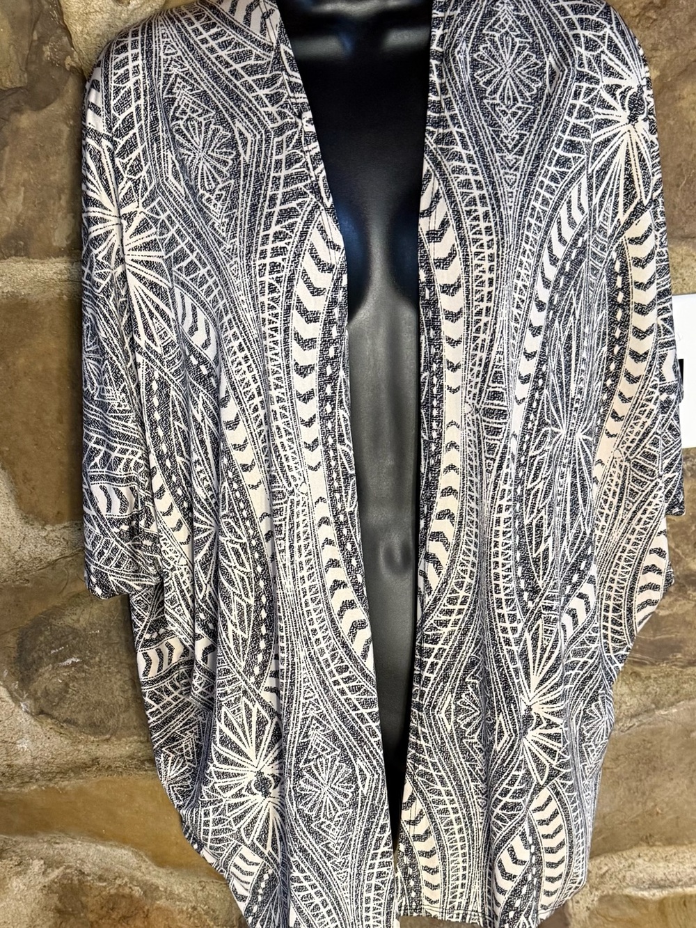 Black & Cream Geometric Pattern Shawl Wrap